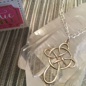STERLING CELTIC CROSS NECKLACE 💎